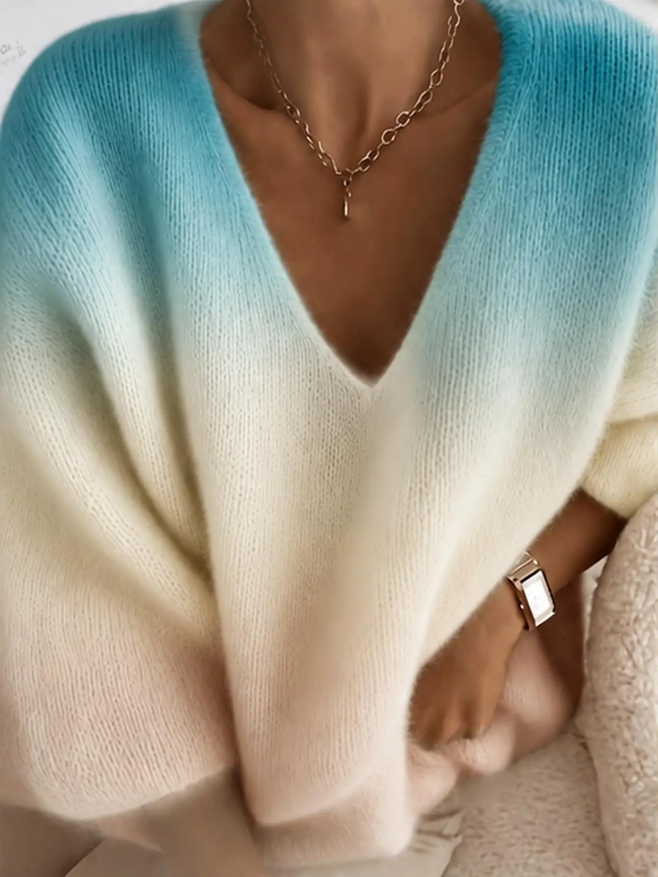Plus Size Women Ombre V‑Neck Knit Sweater, Gradient Blue‑to‑Cream Loose Long‑Sleeve Pullover for Fall Winter