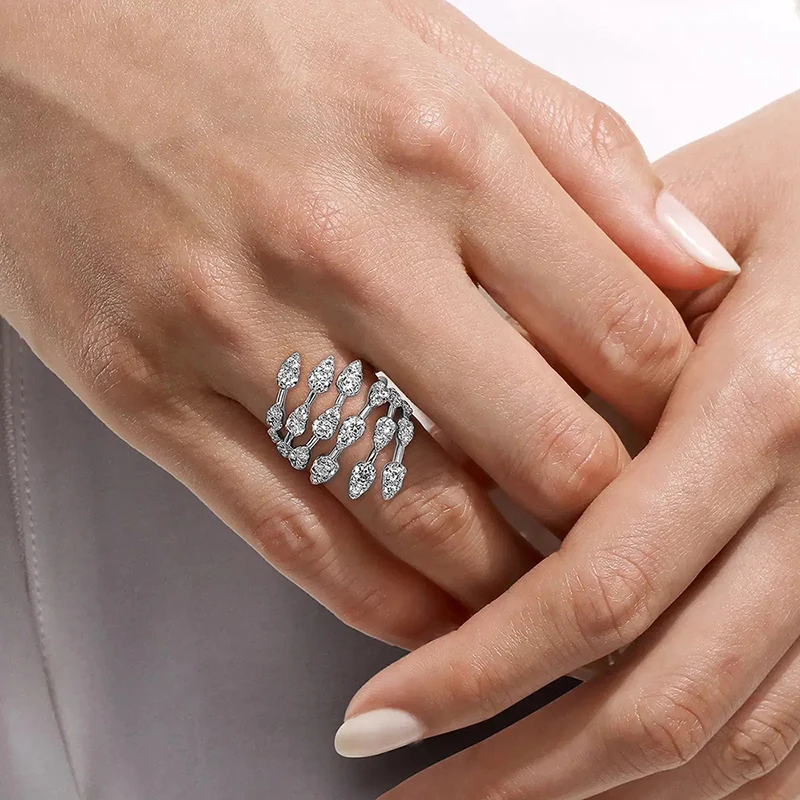 Huitan – bagues d'ouverture en plumes brillantes pour femmes, bijoux de fête délicats et attrayants, accessoires de mariage exquis et élégants