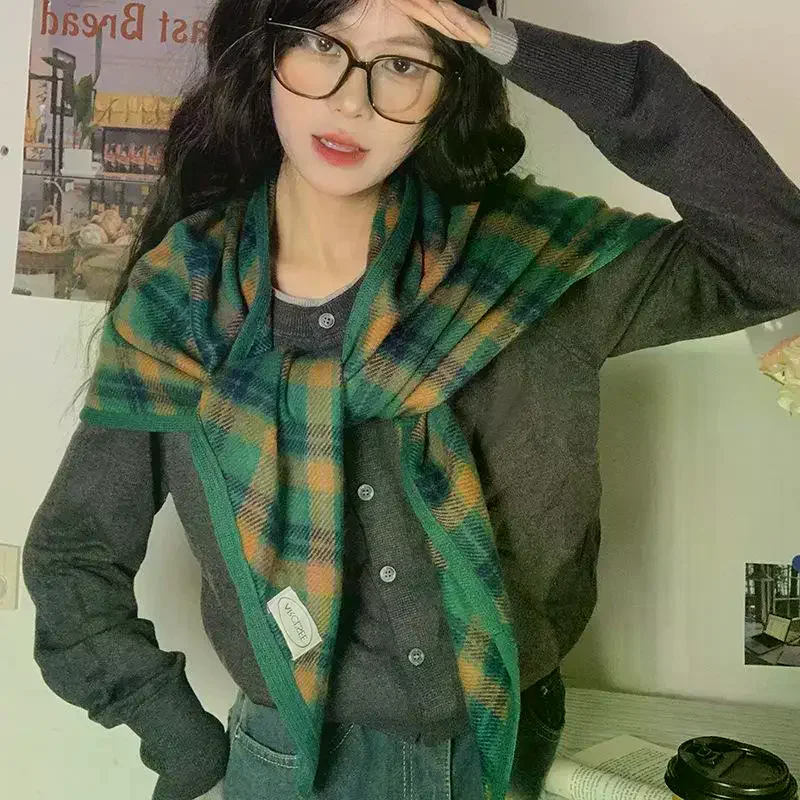 Sciarpa scozzese abbinata ai colori per donna Scialle triangolare grande lavorato a maglia Inverno Versatile protezione per il collo Avvolgente caldo