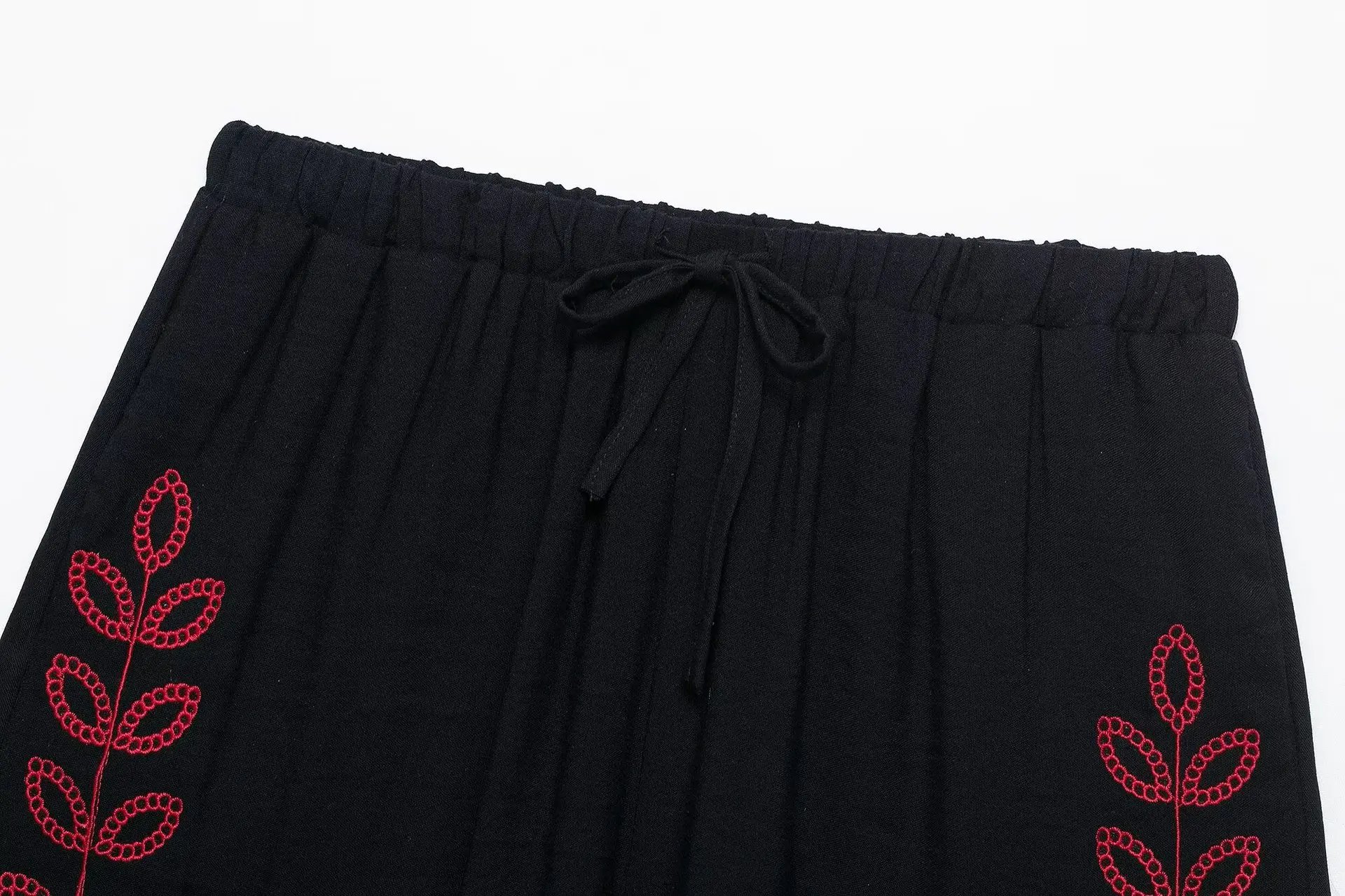 2025 summer new products women's clothing street fashion embroidered high-waisted temperament shorts