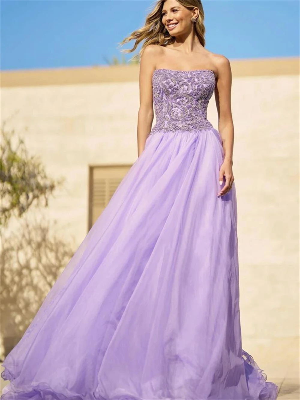 

Luxurious Strapless Evening Gown 2024 Charming Tulle Floor Length Dress Elegant Sleeveless A-Line Gowns Vestidos De Novia