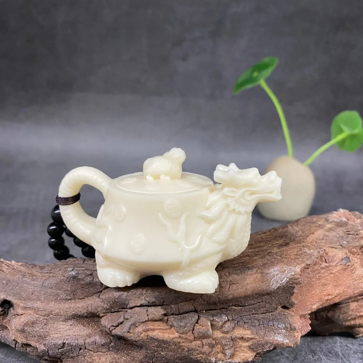 Ivory Nut Carved Dragon Turtle Teapot Hand Piece Home Car Decor Wenwan Hand Play Craft Ornament Wholesale