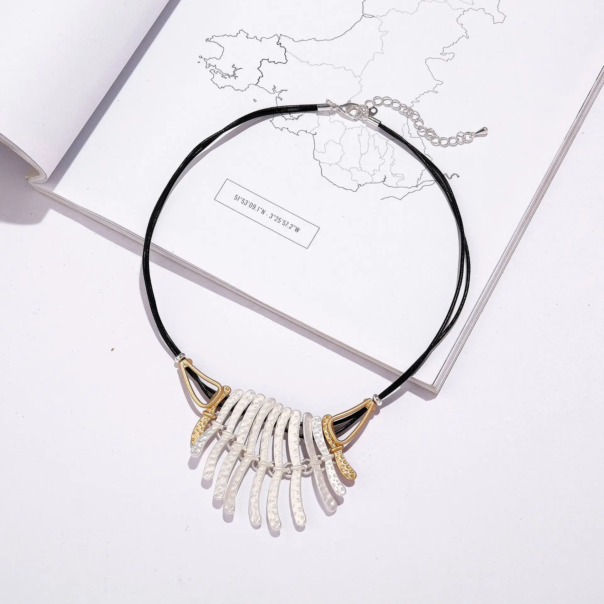 DIY accessories hot-selling foreign trade European and American fashion geometric accessories pendant female alloy collarbon