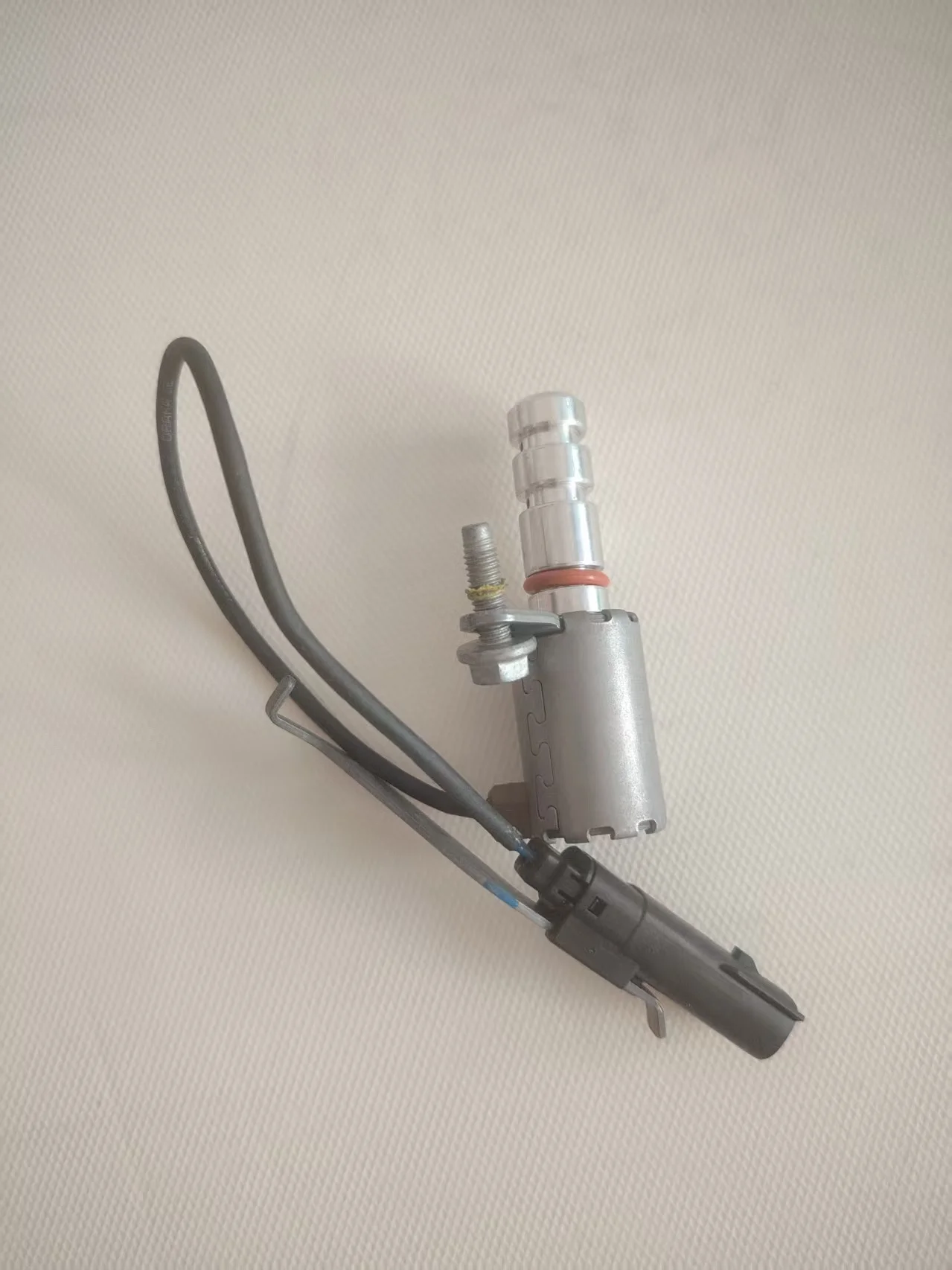 12670746 12632008 12658750 12665170 25202542 Oil Pump Flow Control Valve Oil Pump Solenoid Valve Suitable for Buick Chevrolet Cadillac Ats Ct6 Xt5 Gl8S Equinox Envision New Lacrosse Malibu XL Ltg Lcv Lhp Models view 6