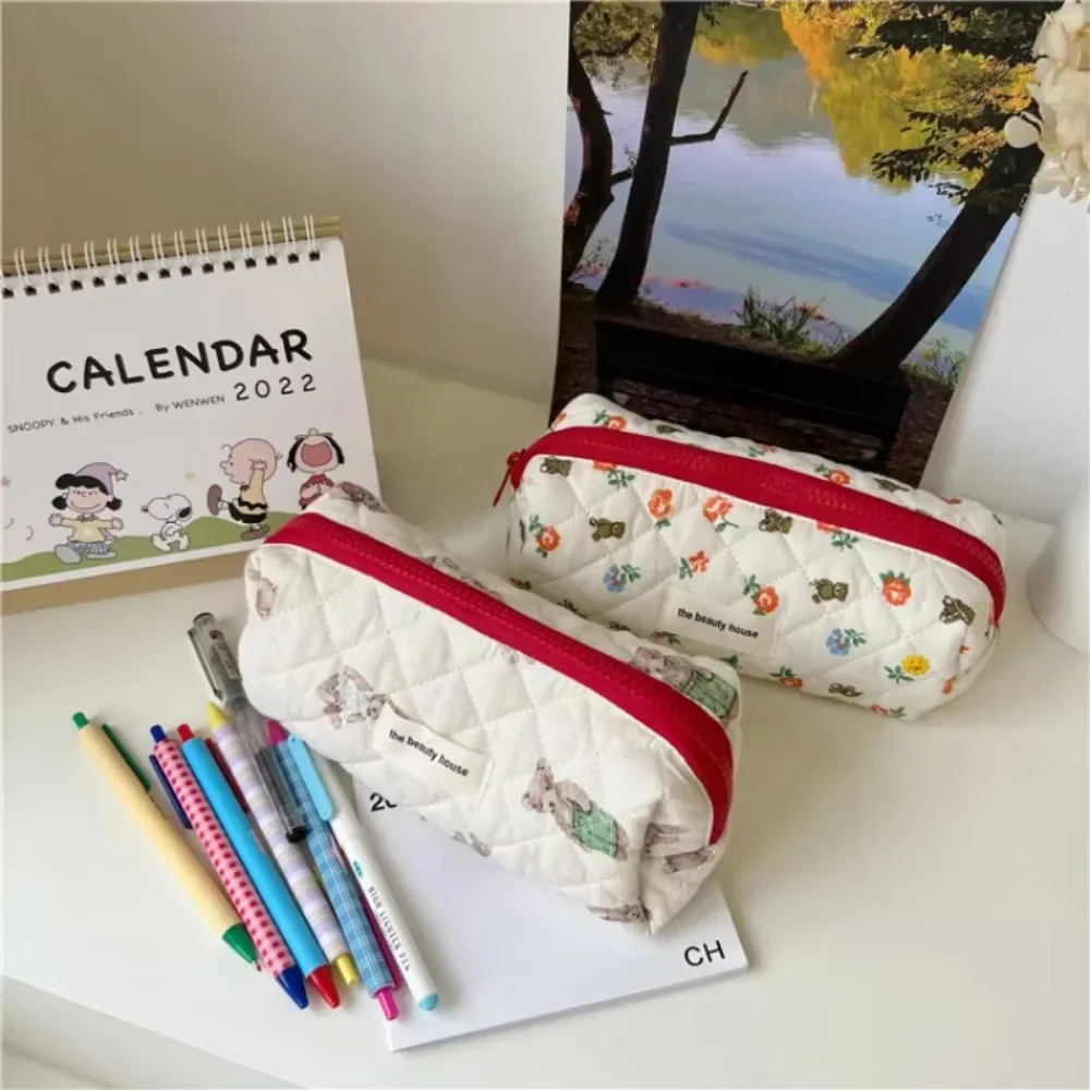 

New Ins Bear Print Cosmetic Bag - Large Quilted Flower Makeup Pouch, Travel Toiletry Case with Zipper, Cute Necesser Organizer