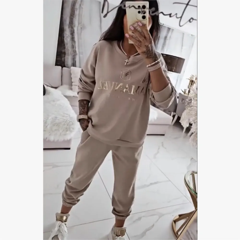 

2025 Autumn Winter Casual Loose Sporty Small Feet Pants 2-piece Set Female Fashion Letter-printed Long-sleeved T Shirt Set Woman
