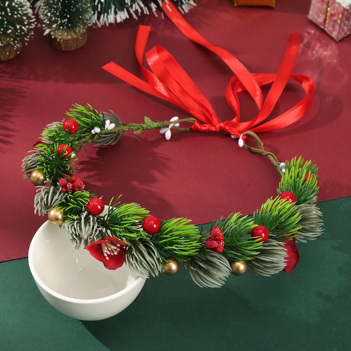 AWAYTR Wedding Party Hairband Wreath Red Berry Garland Crown Flower Headband Women Holiday Party Rose Hair Band Akcesoria do włosów — zdjęcie 4