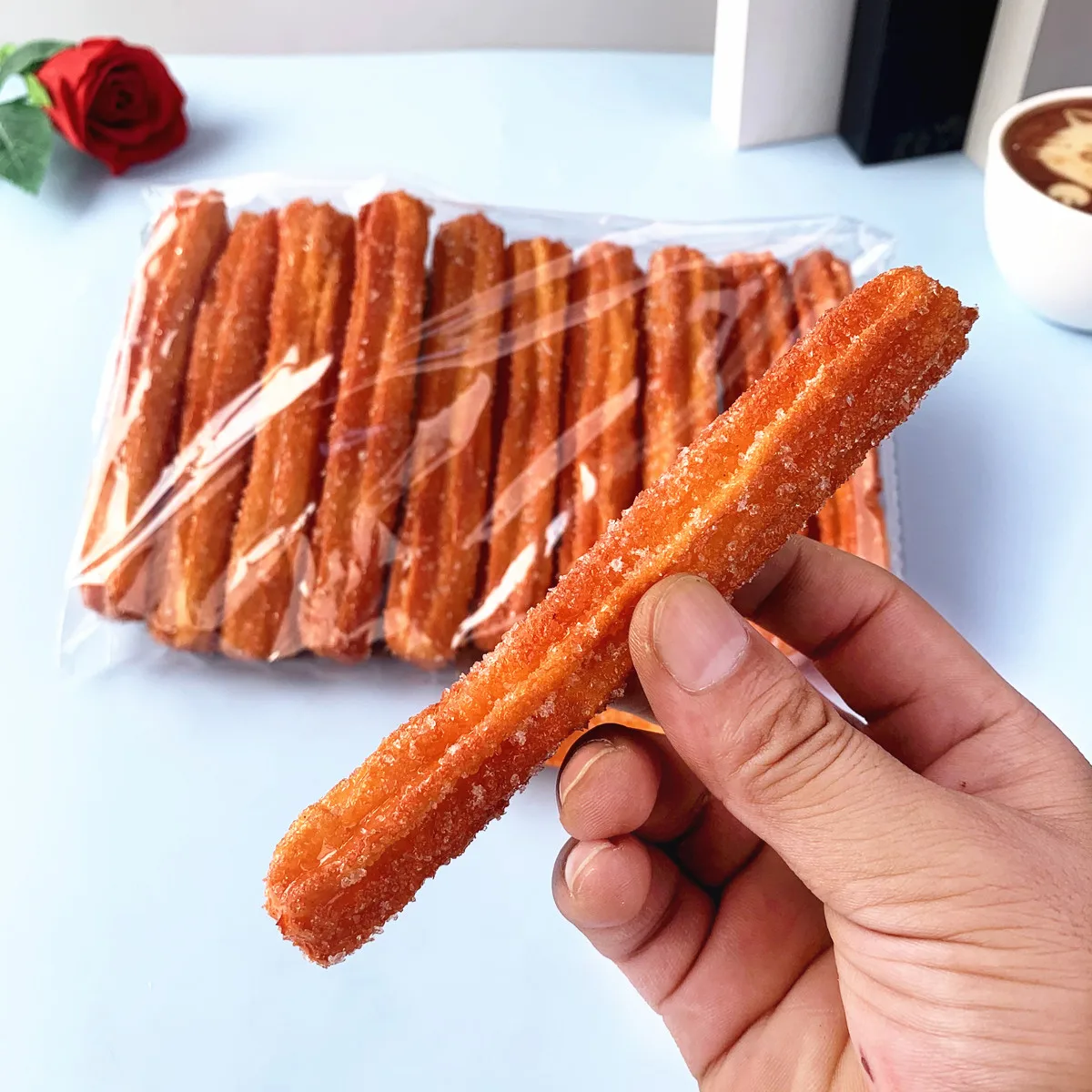 3/5 Stück gefälschte Churros und YouTiao-Modelle – realistische gebratene Teig-Requisiten aus PVC für Restaurant-Display, Dekor und Lebensmittel-Styling – Detail 2