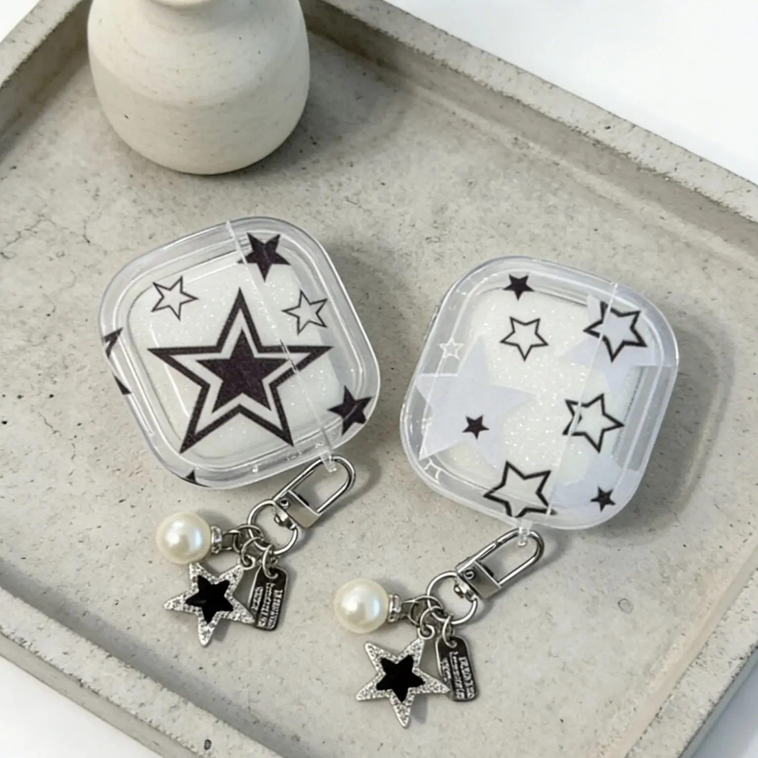 Trendy Black & White Star Transparent Earphone Case –  Cover with Pearl Star Keychain Accessory for AirPods 1/2/