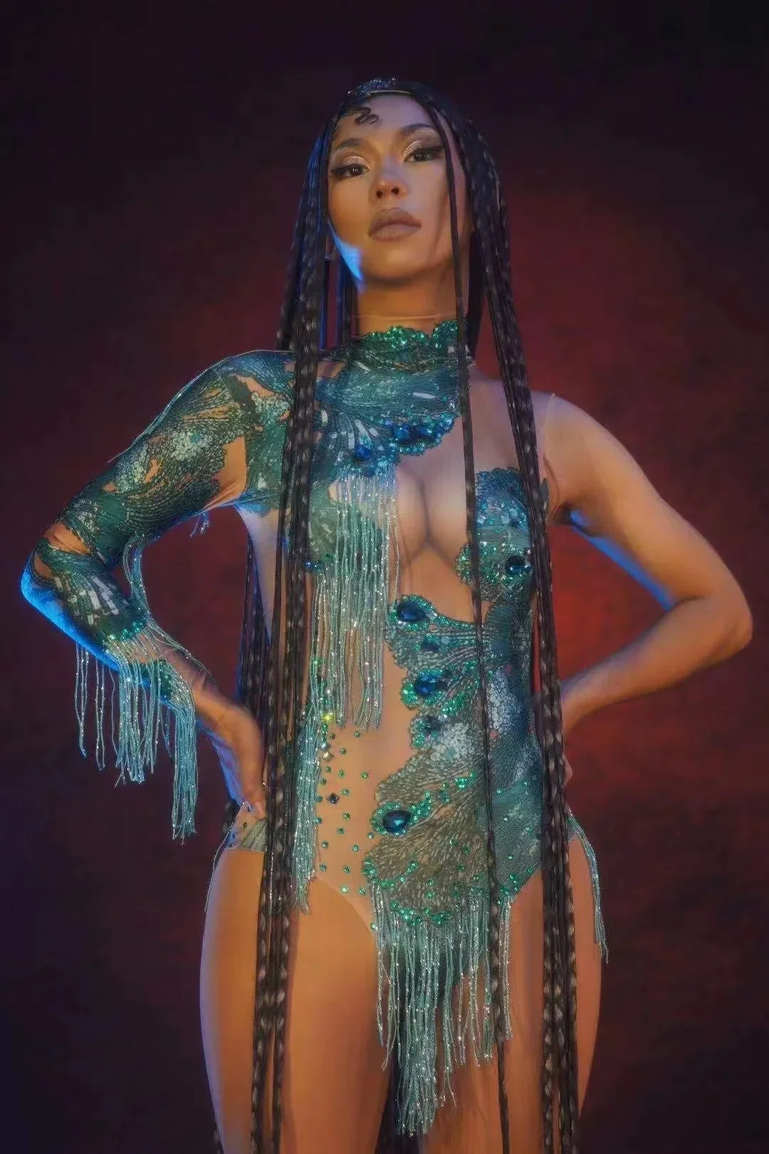 مثير المرأة تمتد فتاة الإستعراض ارتداءها ازياء شرابات يوتار حفلة عيد ميلاد Ds المرحلة طباعة حجر الراين كتف واحد كريستال