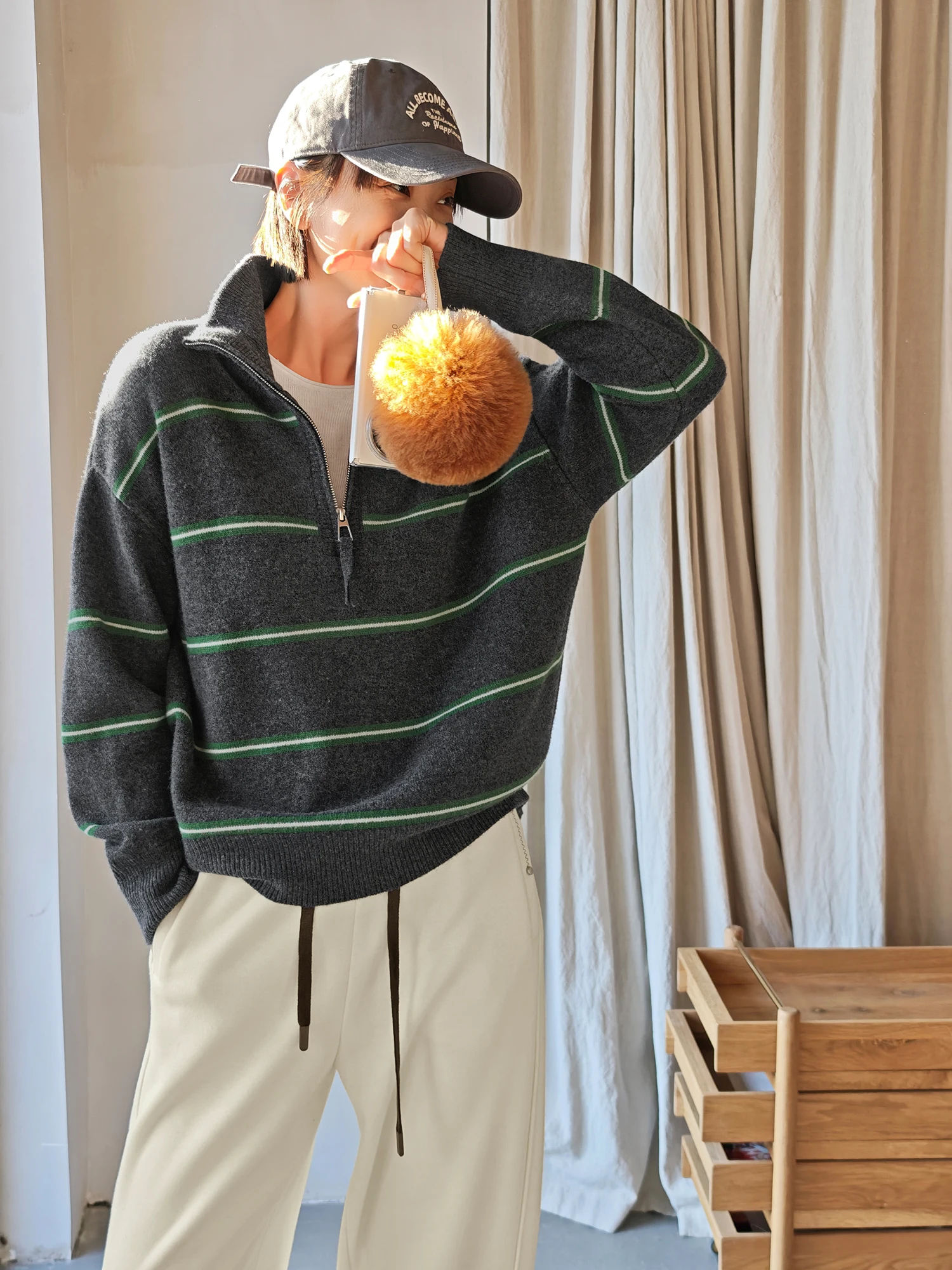 

Вязаный свитер Light Ci Su Xiaotang с полосками и ягодным принтом, 100% шерсть, на молнии, с высоким воротником, свободный крой, антивозрастной эффект, для женщин