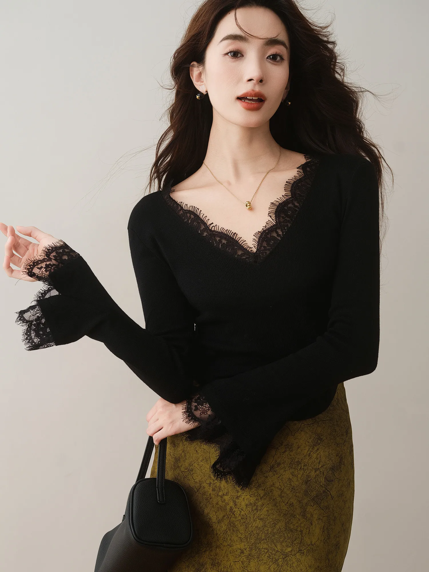 

Ronron Lace Splice V-ne Вязаный облегающий топ Bell Sve Ранняя осень Новый Sle Ele Плиссированный женский модный топ