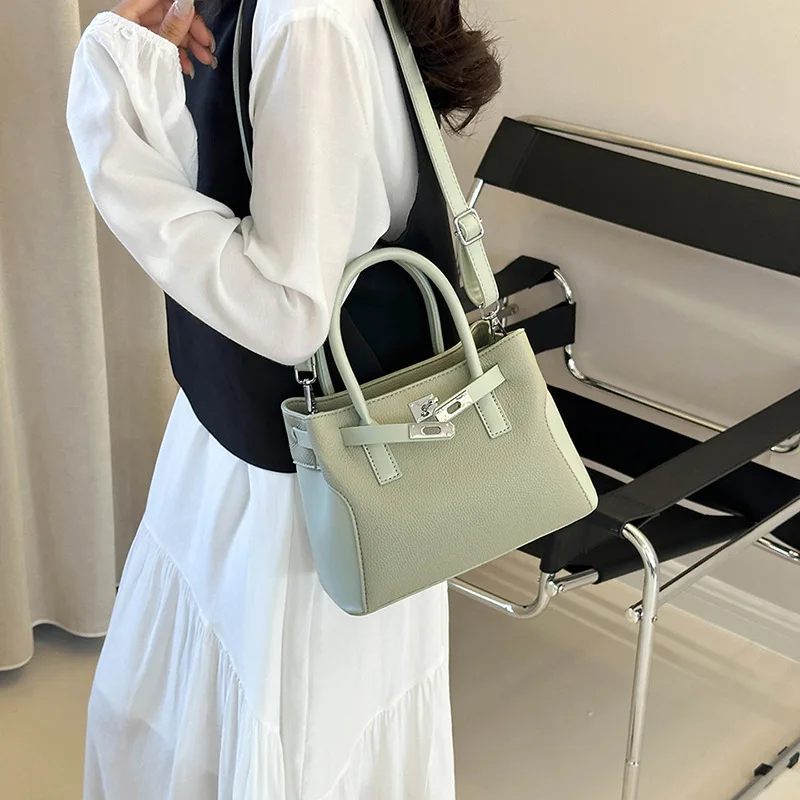

2025 New Niche Lady [product Name] - Light Luxury, Fresh Style. Portable, Shoulder or Crossbody.