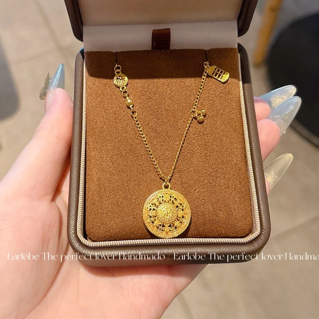 Jindian has the same new Chinese ancient sand gold blessing abacus, filigree compass, national style necklace, and advanced vers