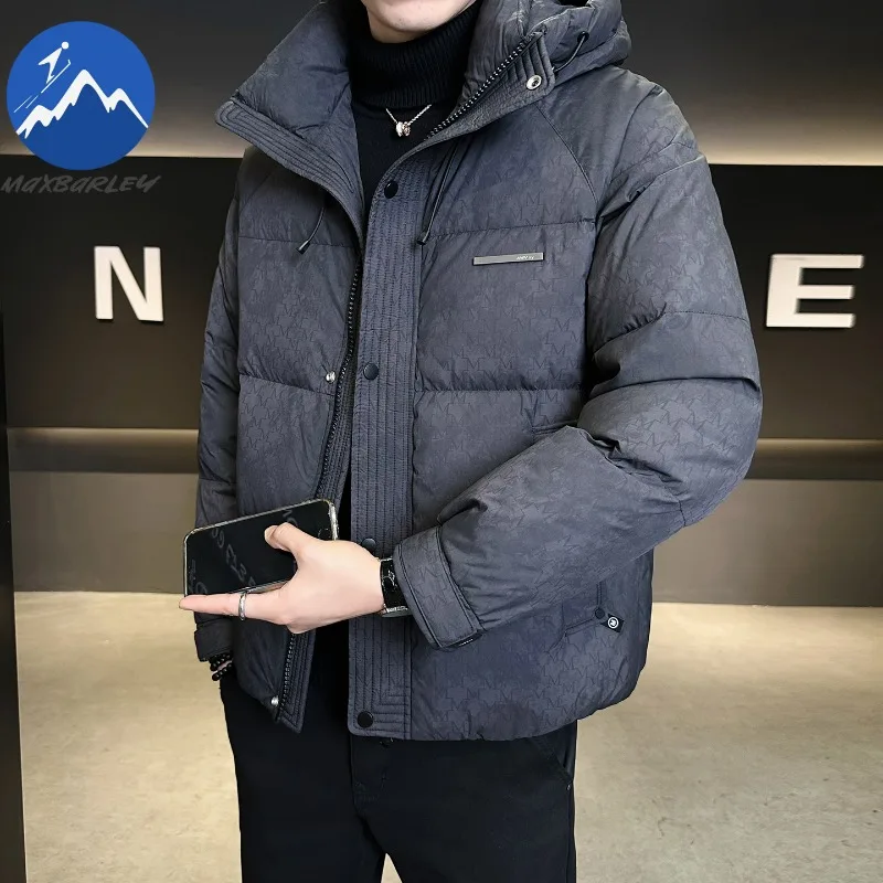 Maxbarley ضوء فاخر الرجال أسفل سترة 2026 الشتاء موضة سميكة مقنعين الأبيض بطة أسفل معطف دافئ جودة رقيق سترات منتفخة