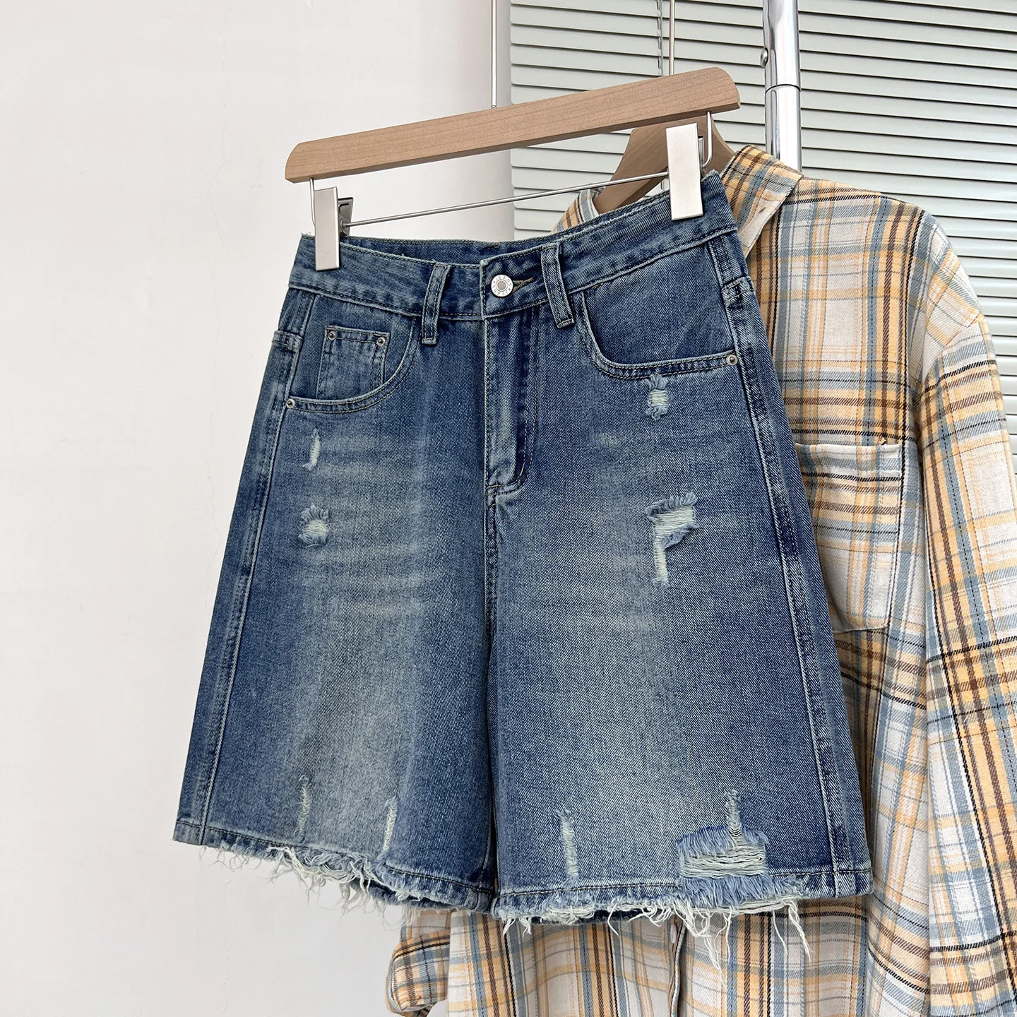 

Large Size Hole Straight Leg Denim Shorts Women's Summer New High Waisted A-line Wide Leg Five Quarter Pants Lady Beach Pants