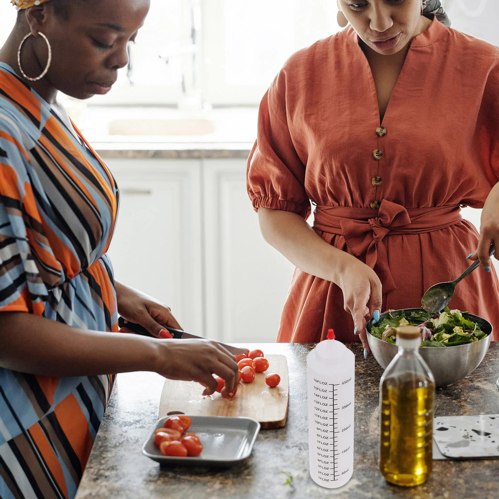 

6 Pcs Squeeze Sauce Bottle Ketchup Mustard Containers Leakproof Salad Dressing Bottles Condiment Dispenser PE High Temp