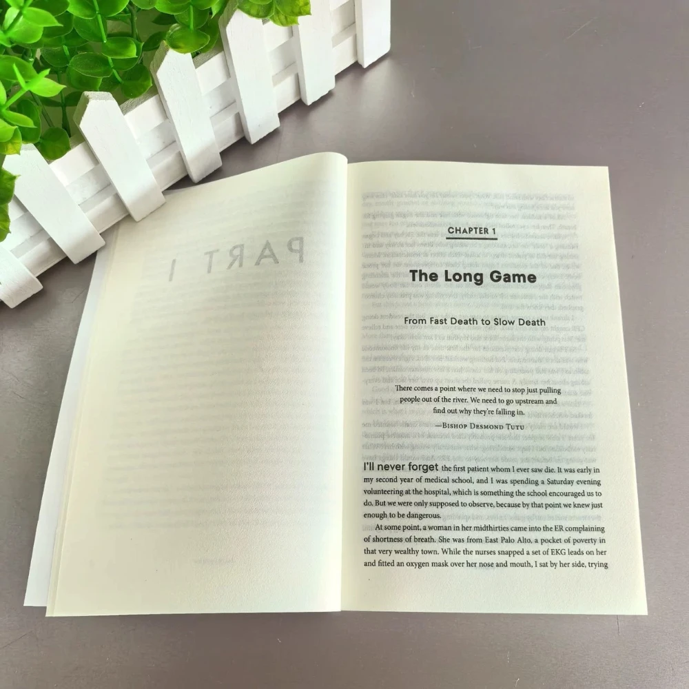 Outlive بقلم بيتر أتييا كتاب العلوم وفن طول العمر بغلاف ورقي باللغة الإنجليزية