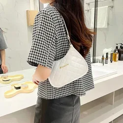 Ladies' retro shoulder bag, armpit bag, crossbody bag with fashionable design