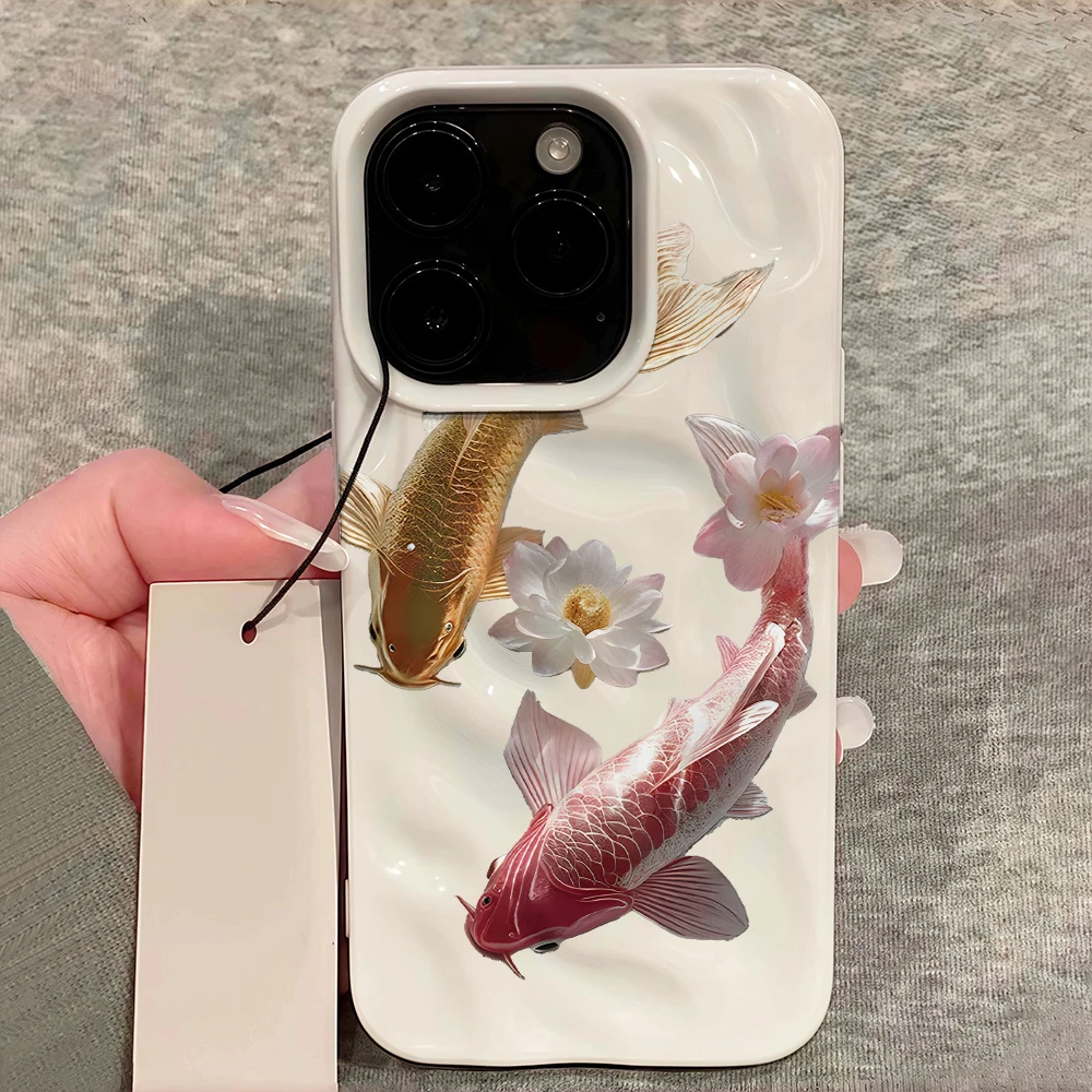 Luxuriöse Koi- und Lotus-Kollage-Handyhülle für iPhone 17 16 15 14 13 12 11 Pro Max 14 Plus 17 Air Falten-Wellen-Soft-Silikon-Cover – Detail 12