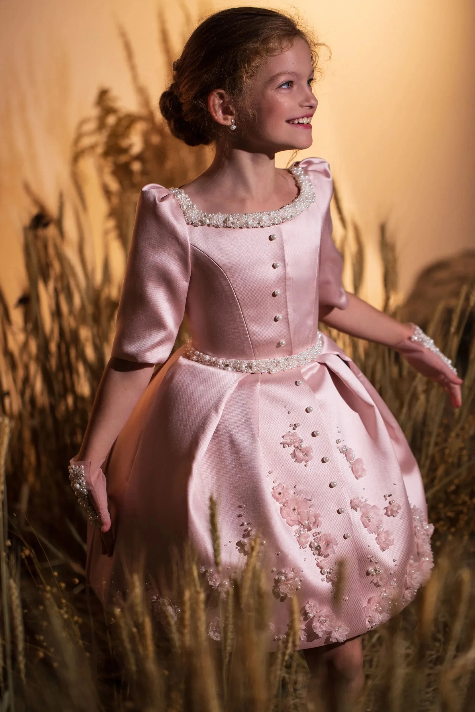 

Customized Pink Satin Flower Girl's Dresses for Wedding Floral Beaded Half Sleeves Girl's Dresses Knee Length Kid's Formal Wear