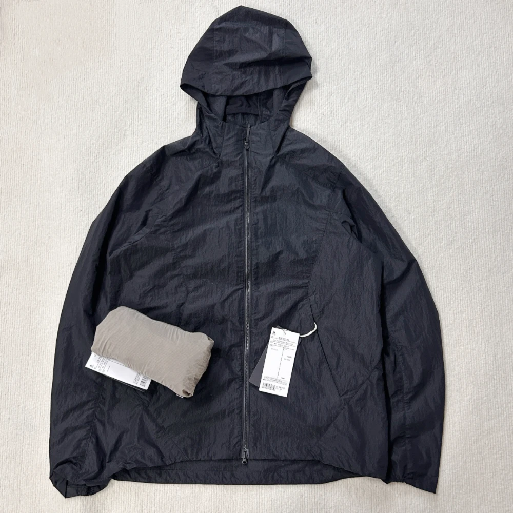 Thumbnail 2 - #3 Mens Lightweight Wind Jackets Comparison Guide
