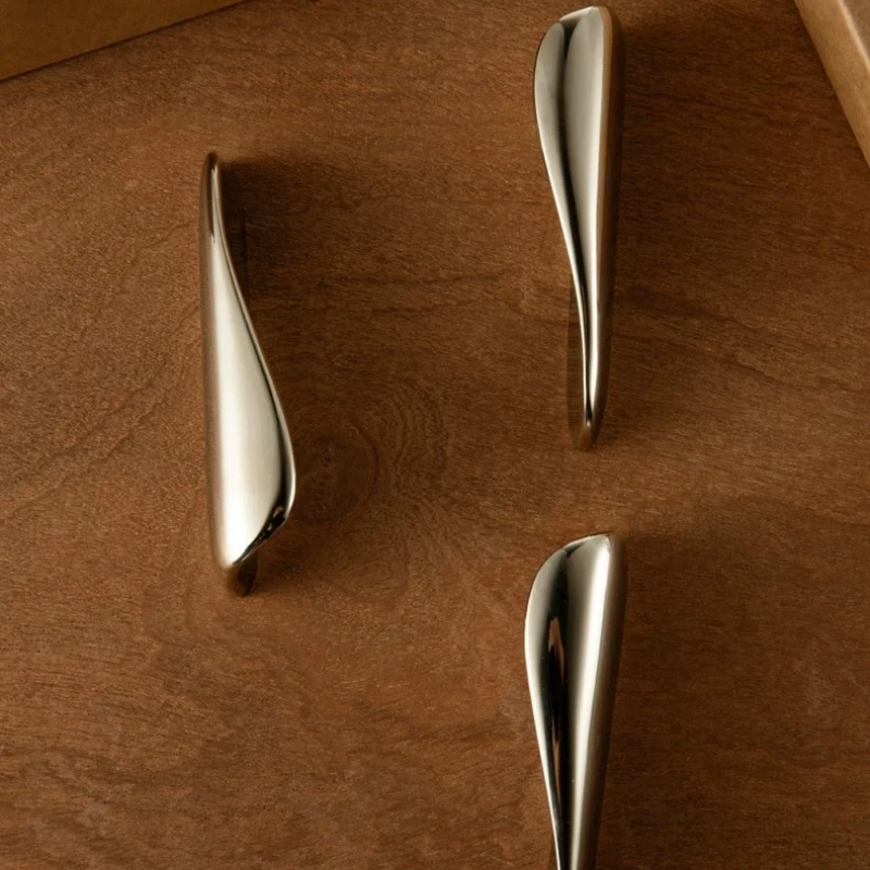 Brass Furniture Handle Glossy Chrome Cabinet Bar Pulls European Minimalist Door Handle Bedroom Bedside Mushroom Knob and Handle