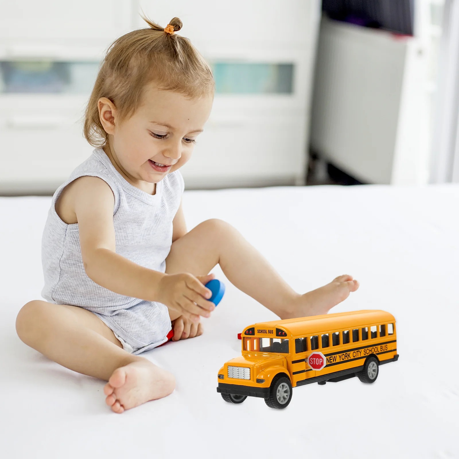 Modelo de autobús escolar con acción extraíble, coche impulsado por fricción, juguetes para niños, Campus de aleación fundida a presión