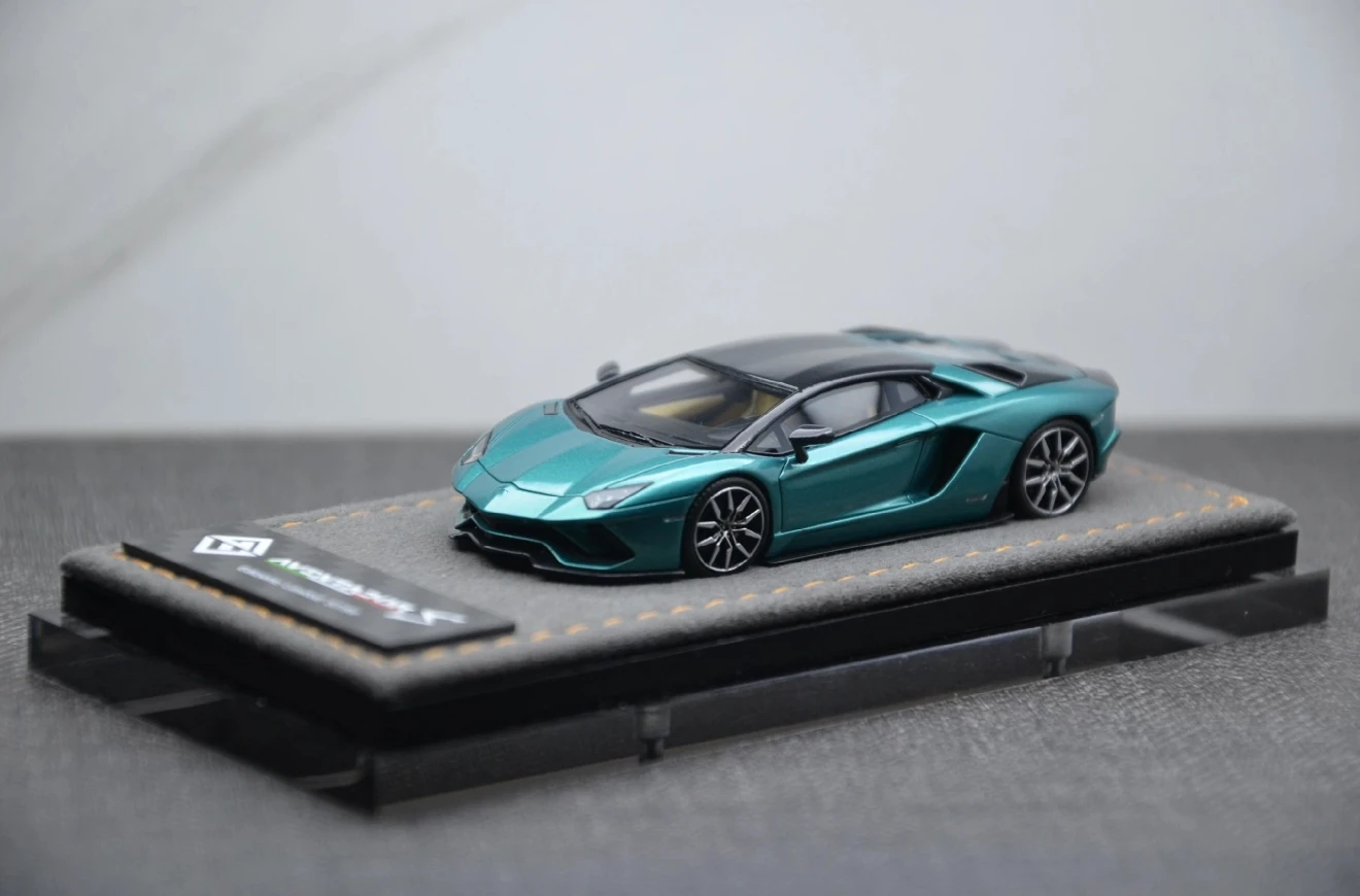 

GW God Wealth 1:64 Aventador 740S Pelorous Green Diecast Model Car Resin Limited edition