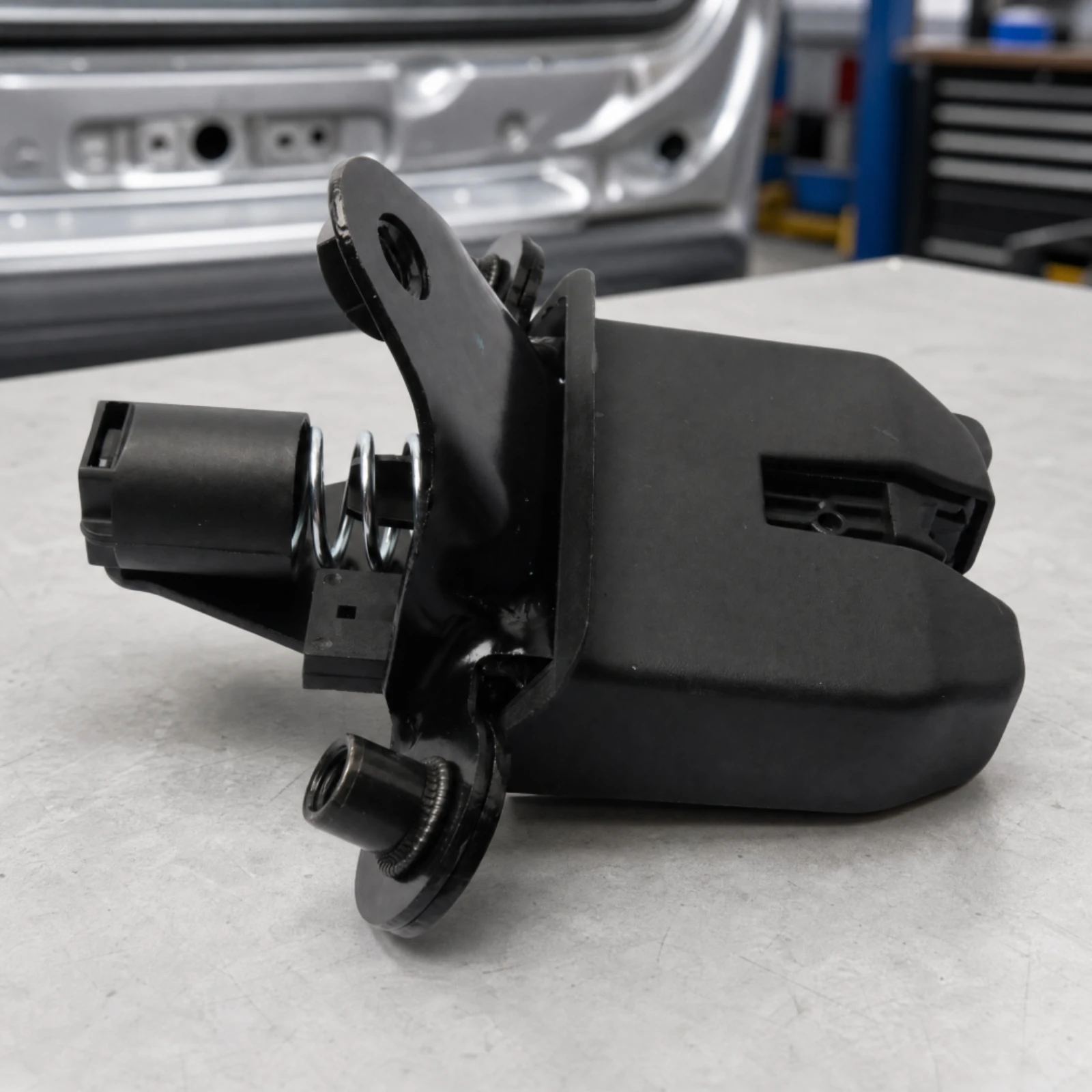 Trunk Latch Actuator Replacement Tailgate Actuator and Trunk Lid Latch Assembly Rear Hatch Lock with Mounting Bracket Reliable