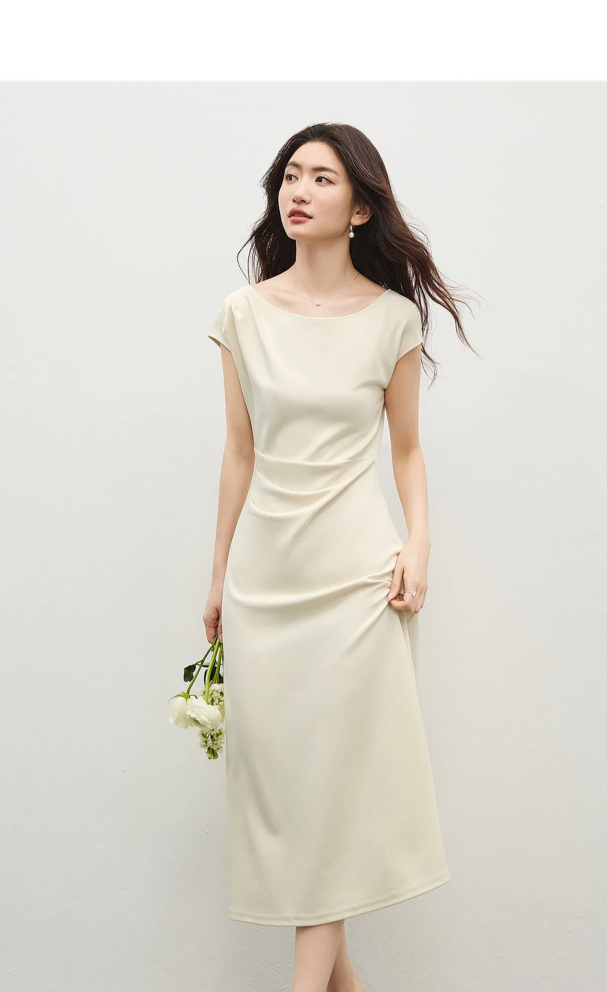 SENTUBILA Schwarzes Minimalistisches A-Linien-Kleid mit Kurzen Ärmeln für Damen 2026 Sommer Elegantes Boot-Ausschnitt Gerafftes Kleid mit Schmaler Taille 162LI5946 – Detail 16