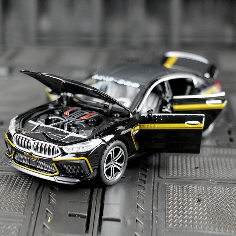 

Коллекция украшений для модели автомобиля из сплава BMW M8, 1:32, капот двери и двигателя, багажник можно открыть для детей