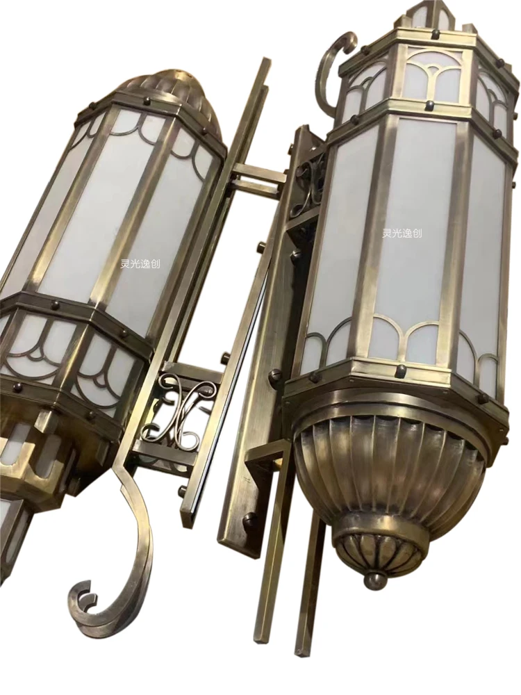 

Настенный светильник в стиле ретро