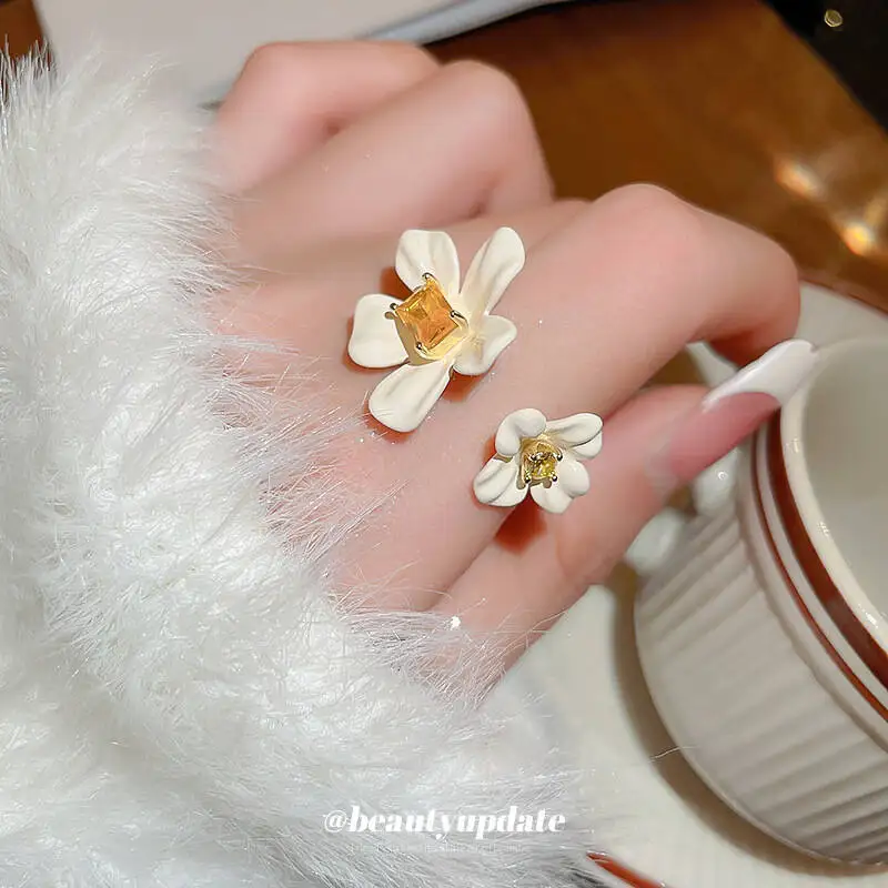 

Genuine gold electroplated diamond inlaid flower petal opening ring niche fashion index finger ring retro personalized ring