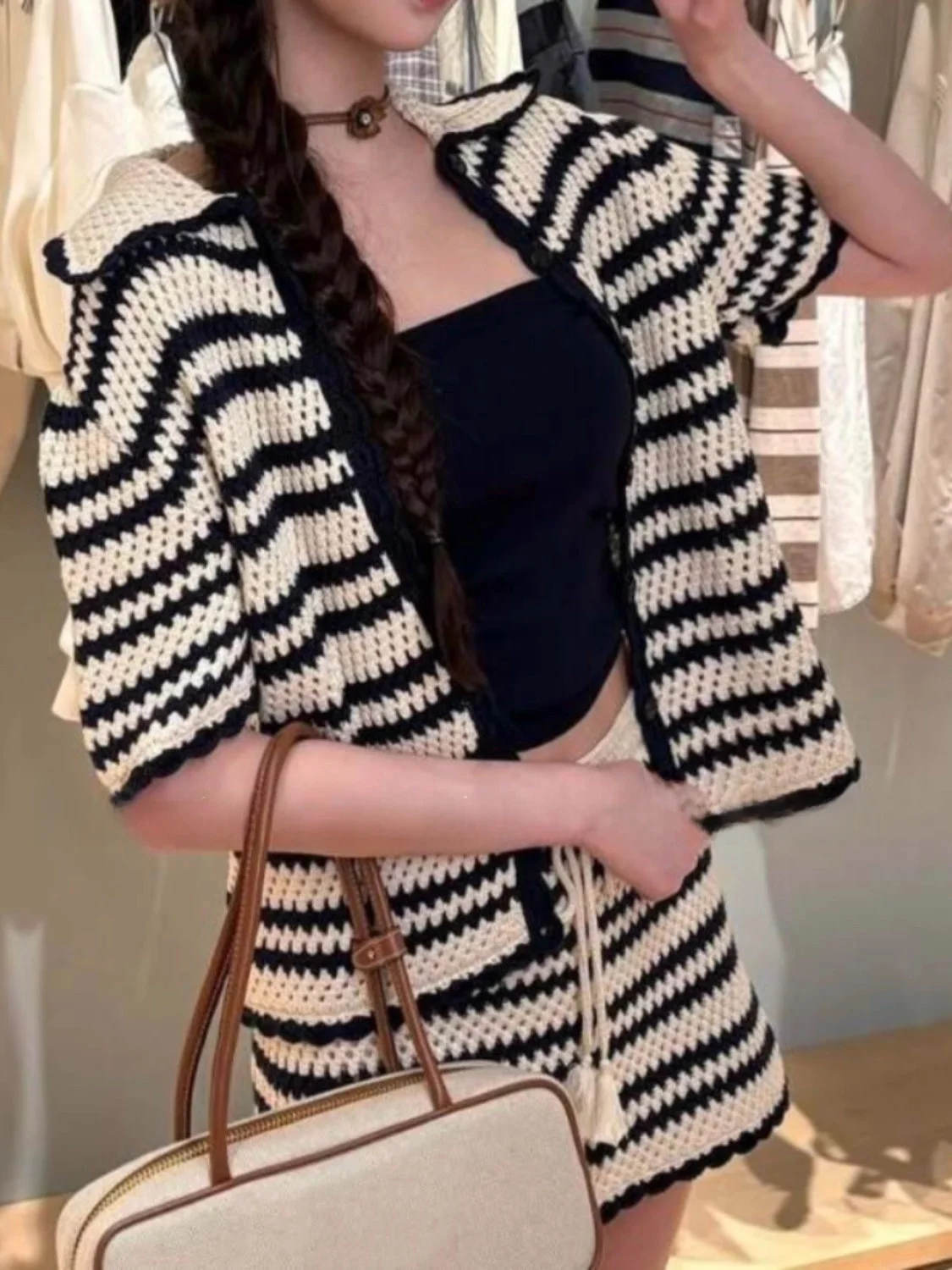 

Queen Nan You 25 Initial Autumn Letter Embroidery Logo Stripe Hollow ort Sve Knitted Cardigan ort Skirt Women's Faion