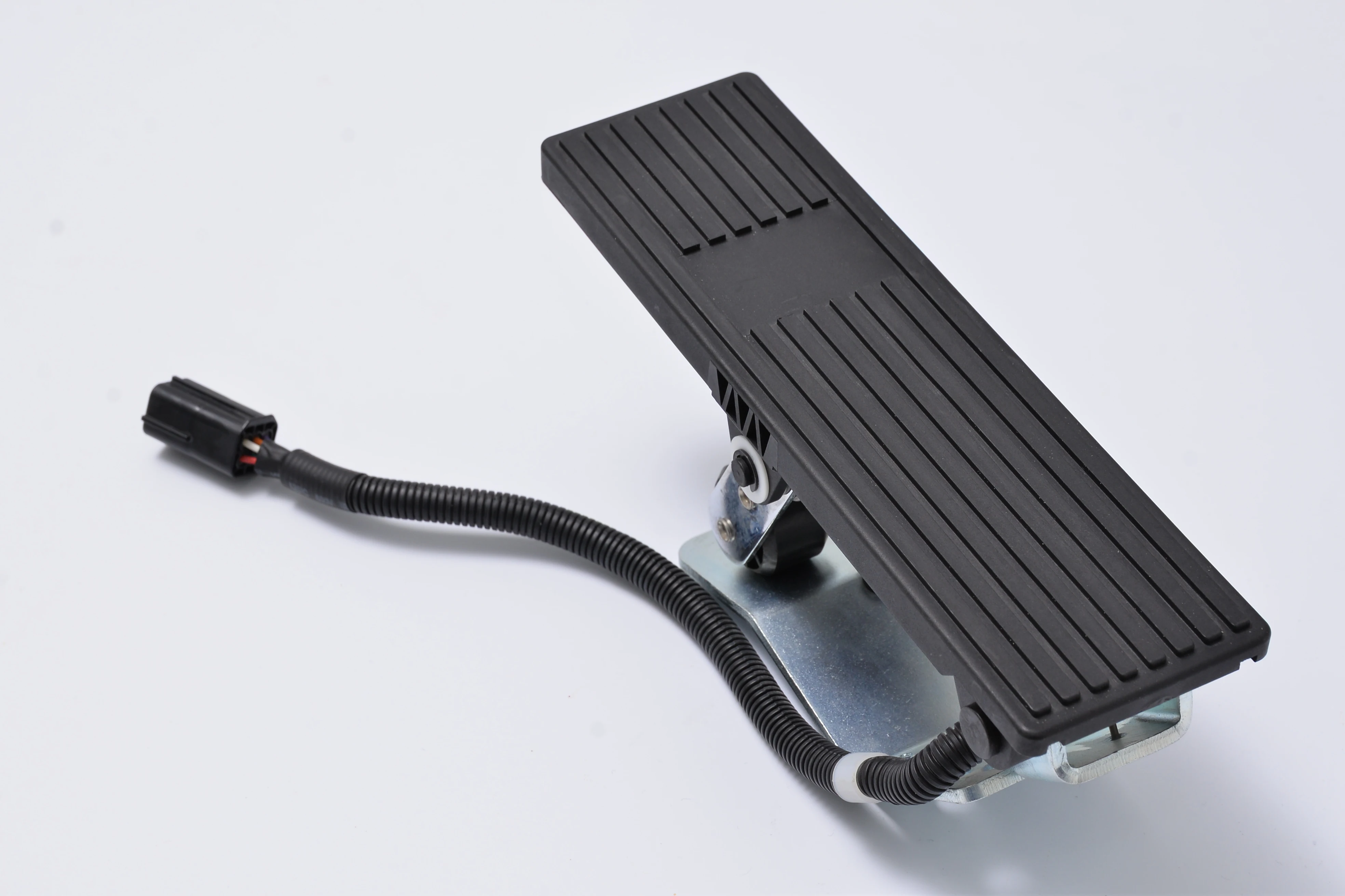 SHENHAI Electric Accelerator Pedal Foot Throttle Accelerator Pedal with 155mm Effective Radius for EV Truck Car