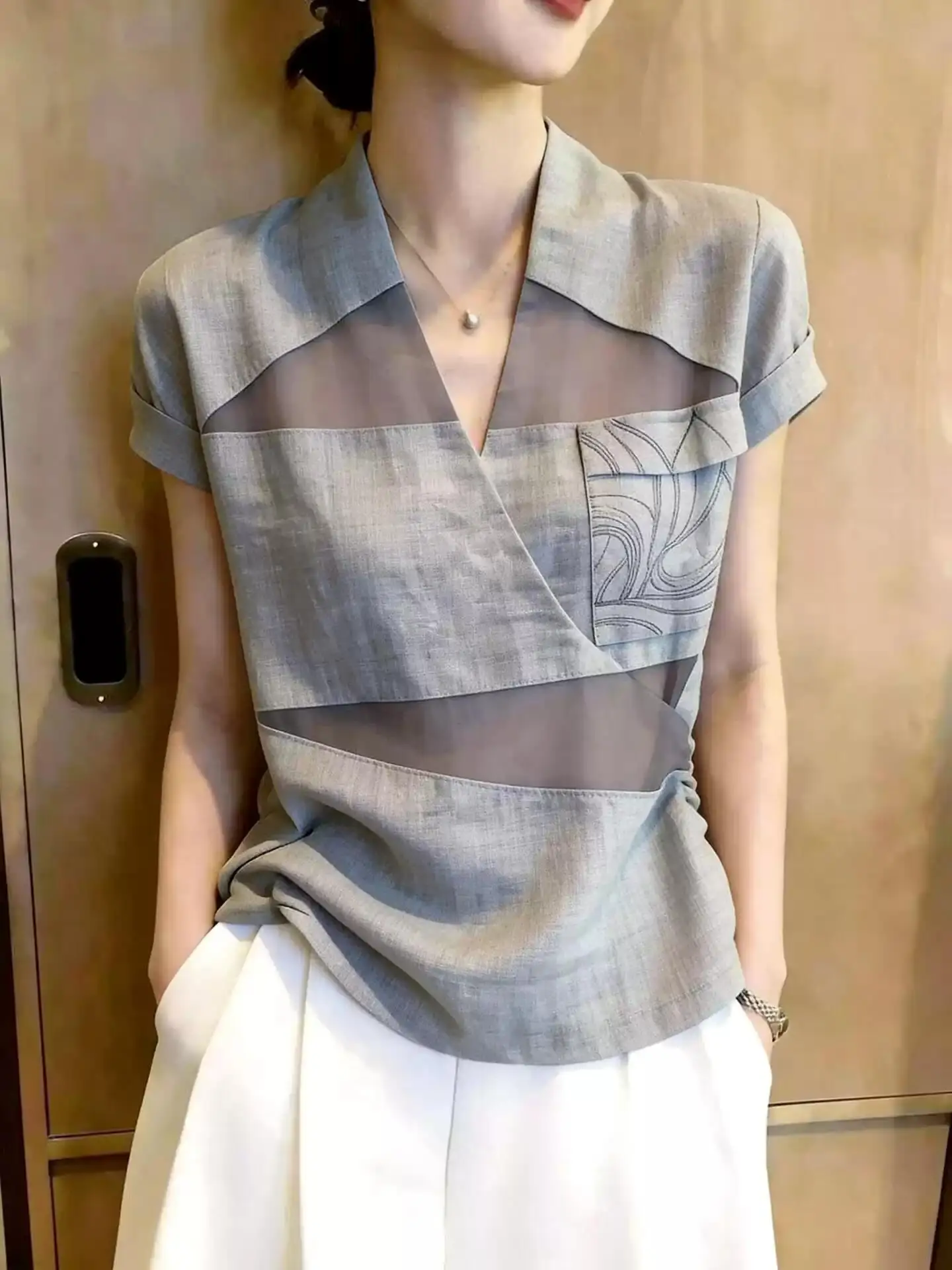 Light Grey Short Sleeve Turn-down Collar Top Women's Minimalist Versatile Daily Wear Summer New Arrival Ladies' T-shirt