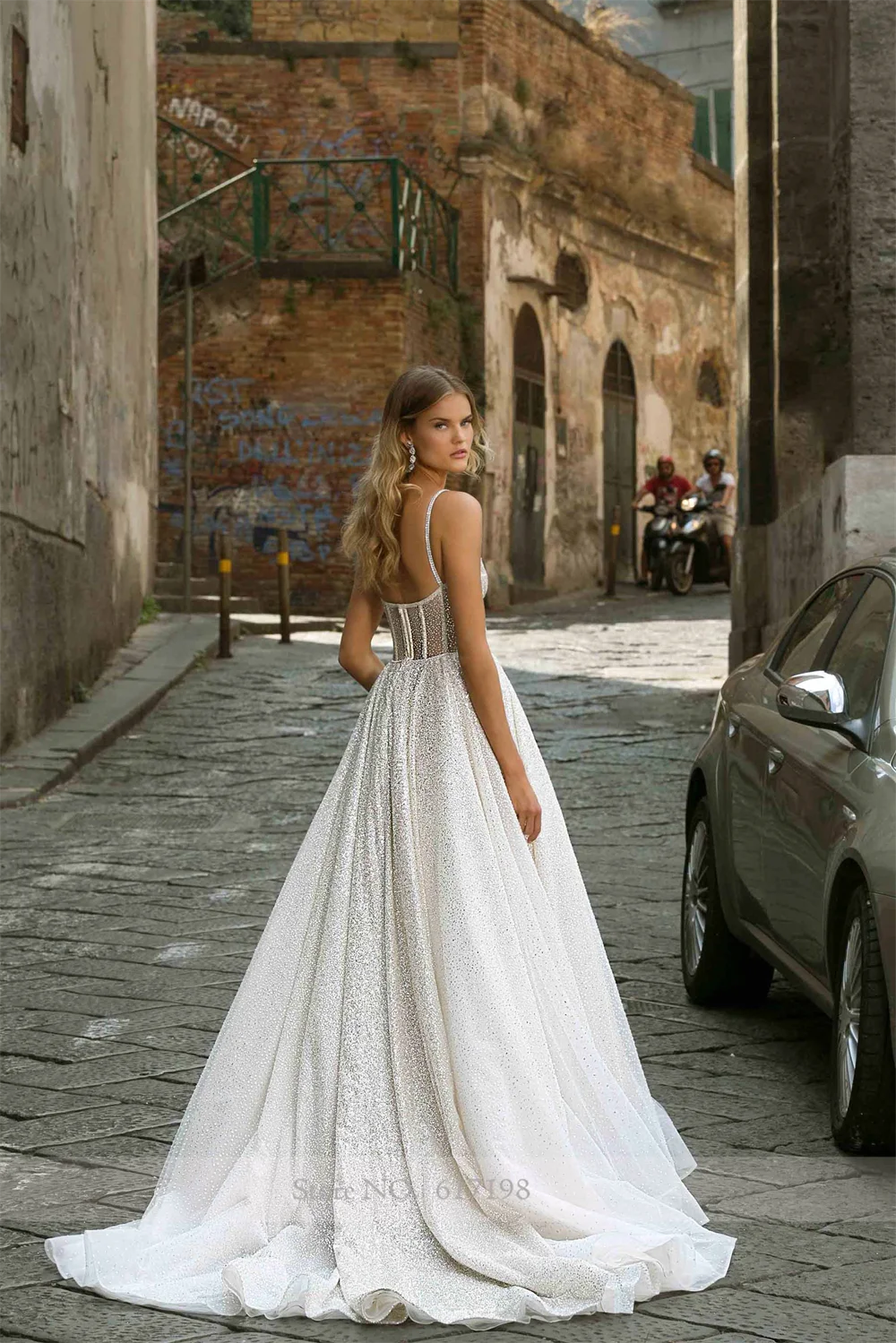 Captivating Sparkly Sequins Pleated Wedding Dress for Women Spaghetti Straps A-line Court Wedding Party Gown vestido novias boda