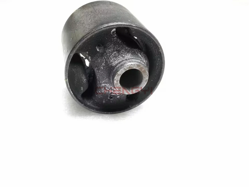 Front Differential Support Bushing Rubber Sleeve For Pajero V63W V73W V75W V78W V93W V97W V98W MR374569 MR374576