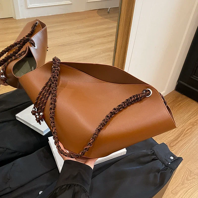 

Hobo Bag For Women Niche Designer Underarm Purse and Handbag Ladies Retro Shoulder Bag Retro Pu Leather Sac A Main Portable Tote