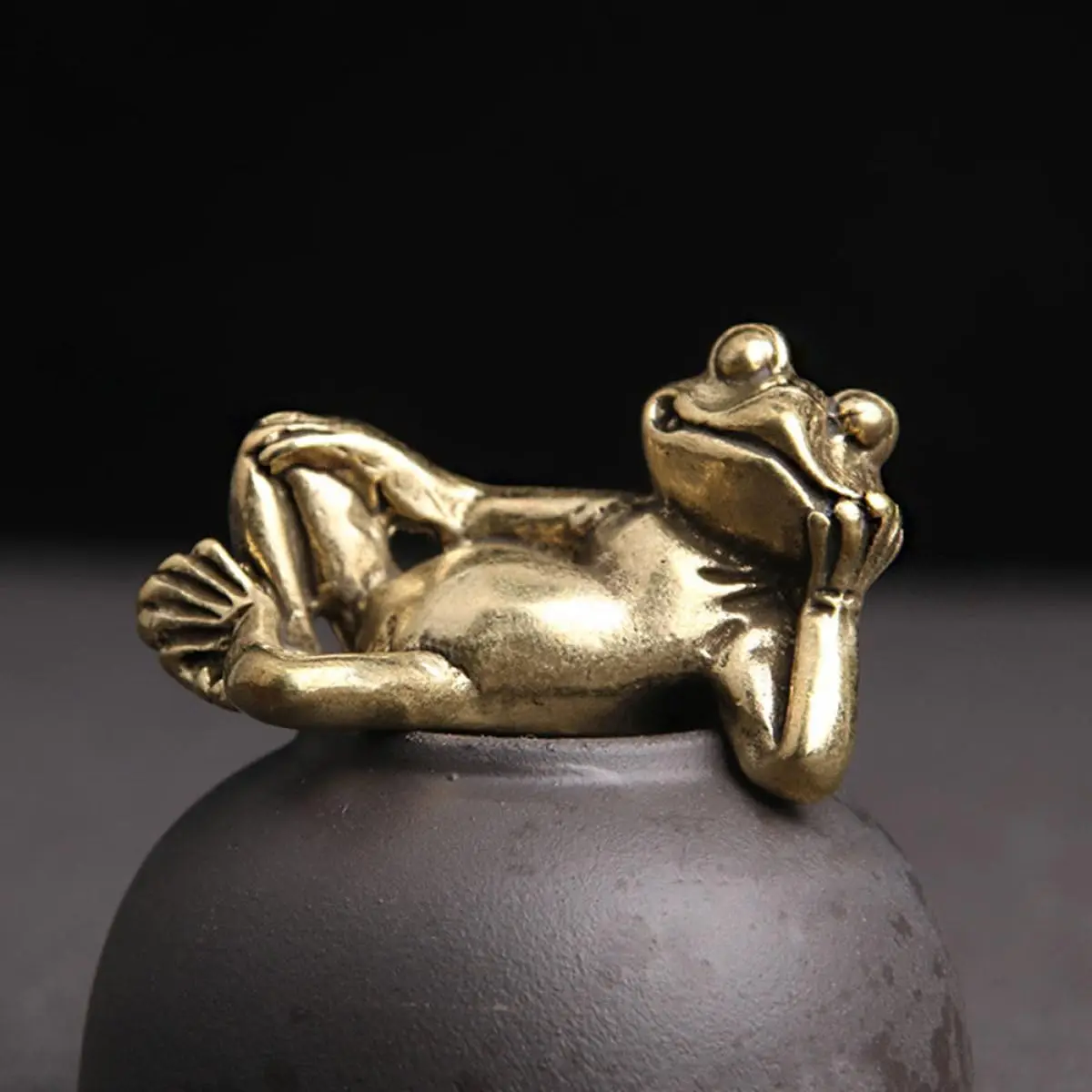 Brass Frog Figurine Statue Miniature Sculpture Solid Desktop Frogs Decor Antique Ornament for Home Office Tabletop Decoration