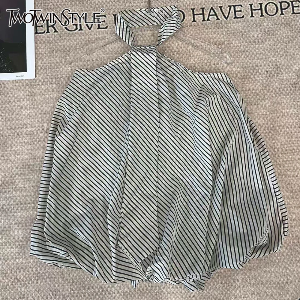 

TWOTWINSTYLE Stripe Short Casual Slimming Vests For Women Round Neck Sleeveless Temperament Vest Female Fashion New KVE540111