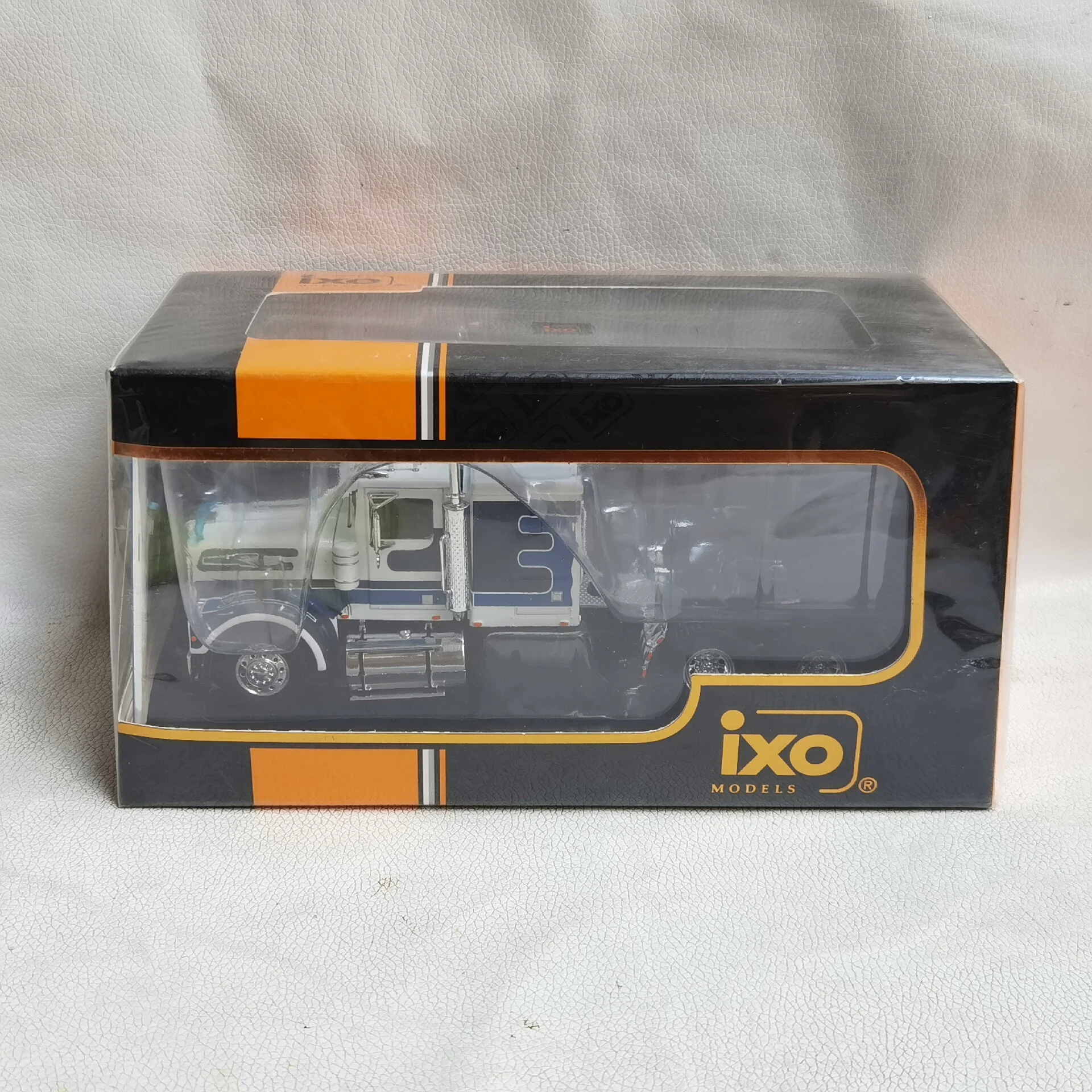 

Литье под давлением IXO масштаб 1/43 MARMON CHDT 1980 T3 Тракторный грузовик из сплава Модель автомобиля Коллекционная игрушка в подарок Сувенирный дисплей Орнамент