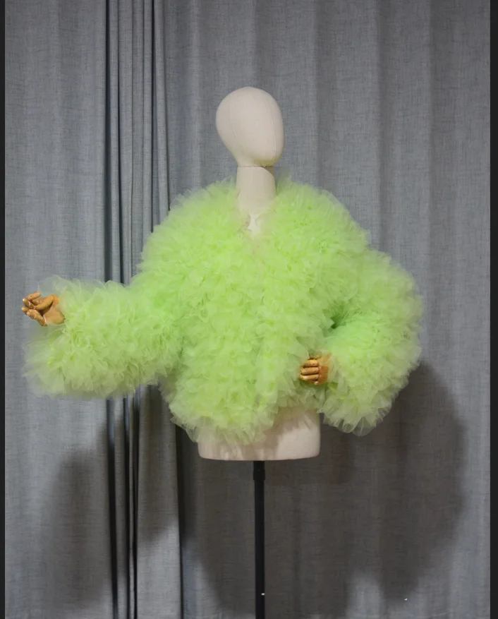 Modische Bunte Tüll-Damenjacke mit Rüschen, Voluminöse Tüll-Mädchenjacke, Tüll-Umhang für Damen in Wunschfarbe