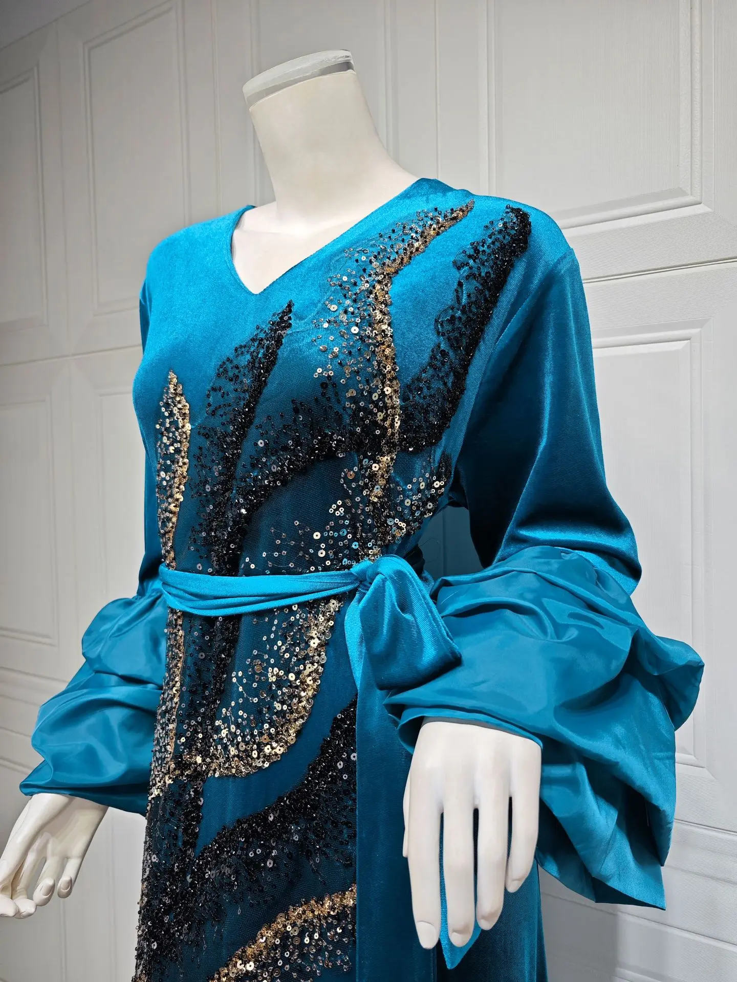 Robe de soirée arabe en velours à paillettes pour femmes, col en V, manches bouffantes, caftan chaud du Golfe Abaya, vêtements islamiques du Moyen-Orient, Ramadan