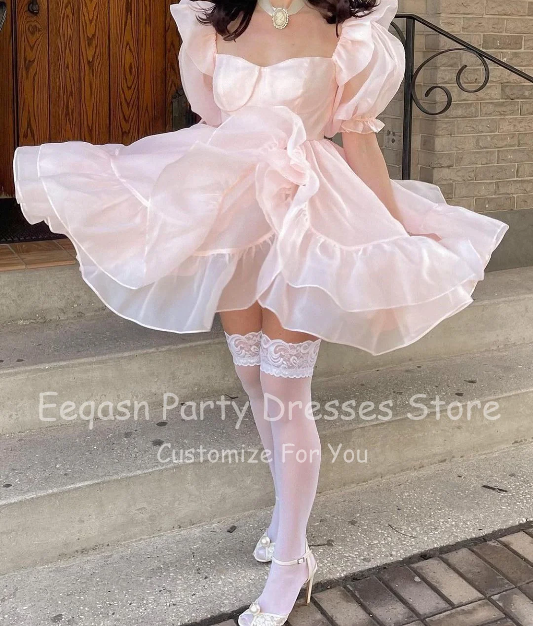 Eeqasn – robe de bal courte en Organza rose clair, demi manches bouffantes, longueur aux genoux, à plusieurs niveaux, tenue de soirée formelle