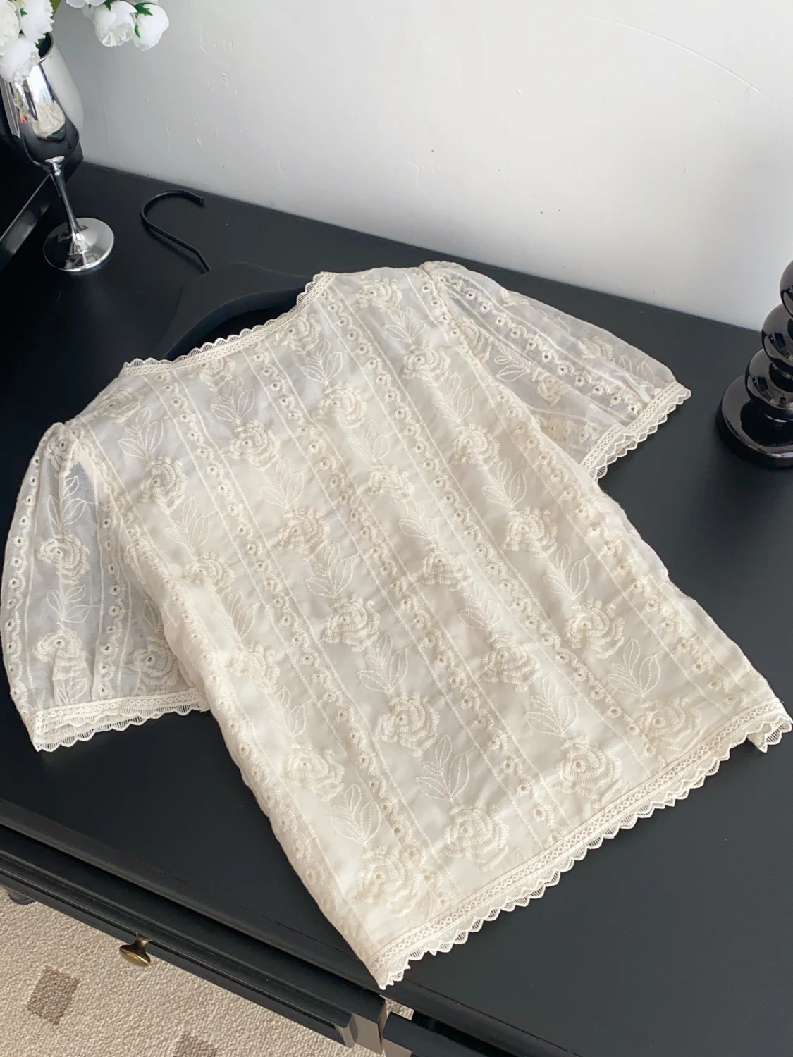 ปักเสื้อผู้หญิงฤดูร้อนใหม่ SLIM FIT แขนสั้นลูกไม้แฟชั่นสตรี Elegant ออกแบบเสื้อ VINTAGE เสื้อเดินทาง