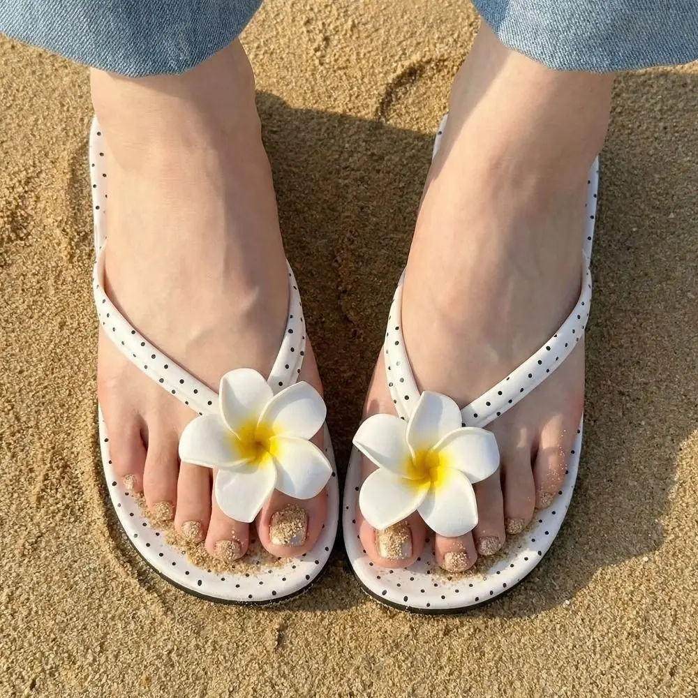 

Cute Summer Flower Slipper Polka Dot Beach Women's Sandals Vacation Elegant Ladies Slippers Dormitory