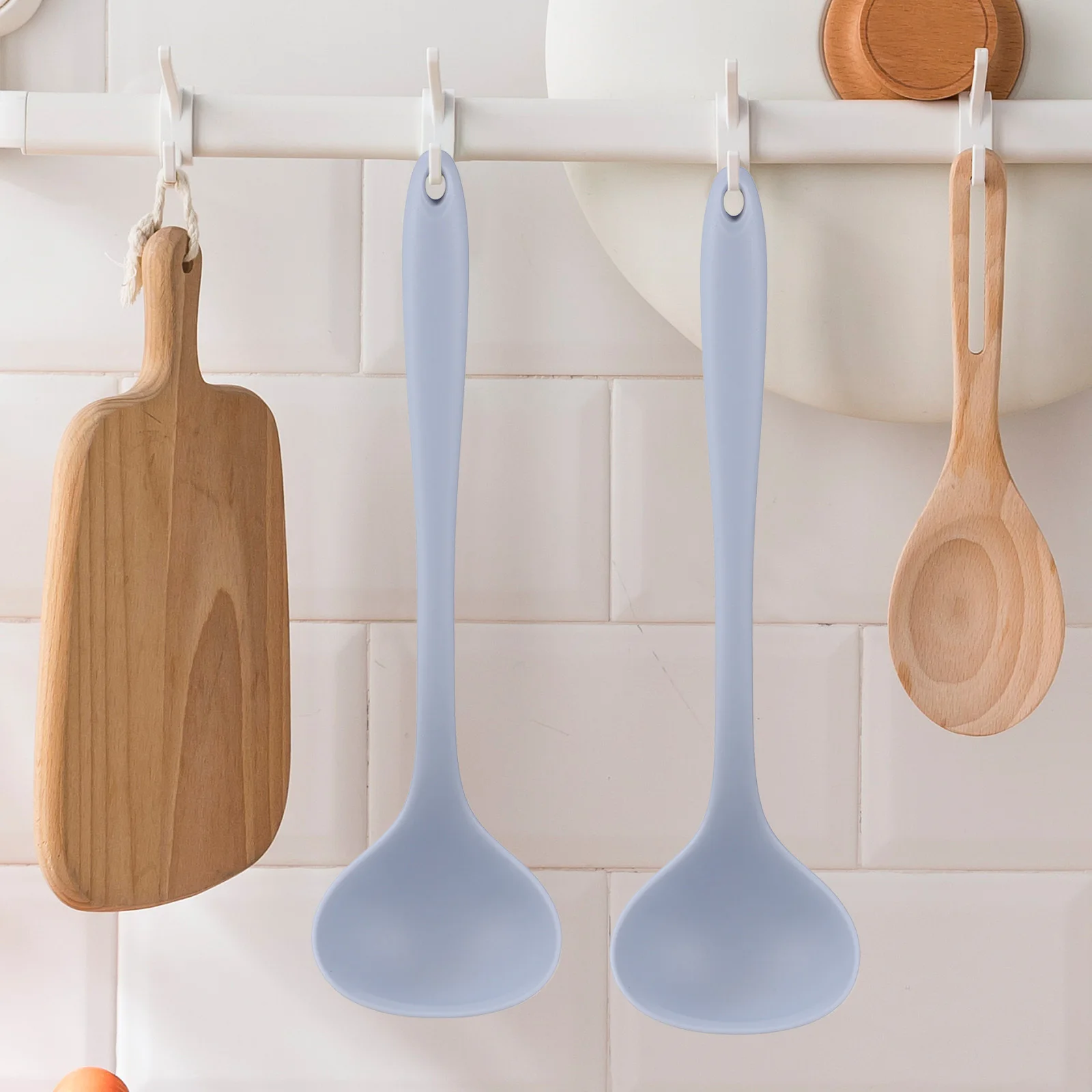

Silicone Soup Spoon Smooth Surface Easy Clean Hanging Hole Comfortable Handle Serving Ladle For Home Kitchen Restaurant Izakaya