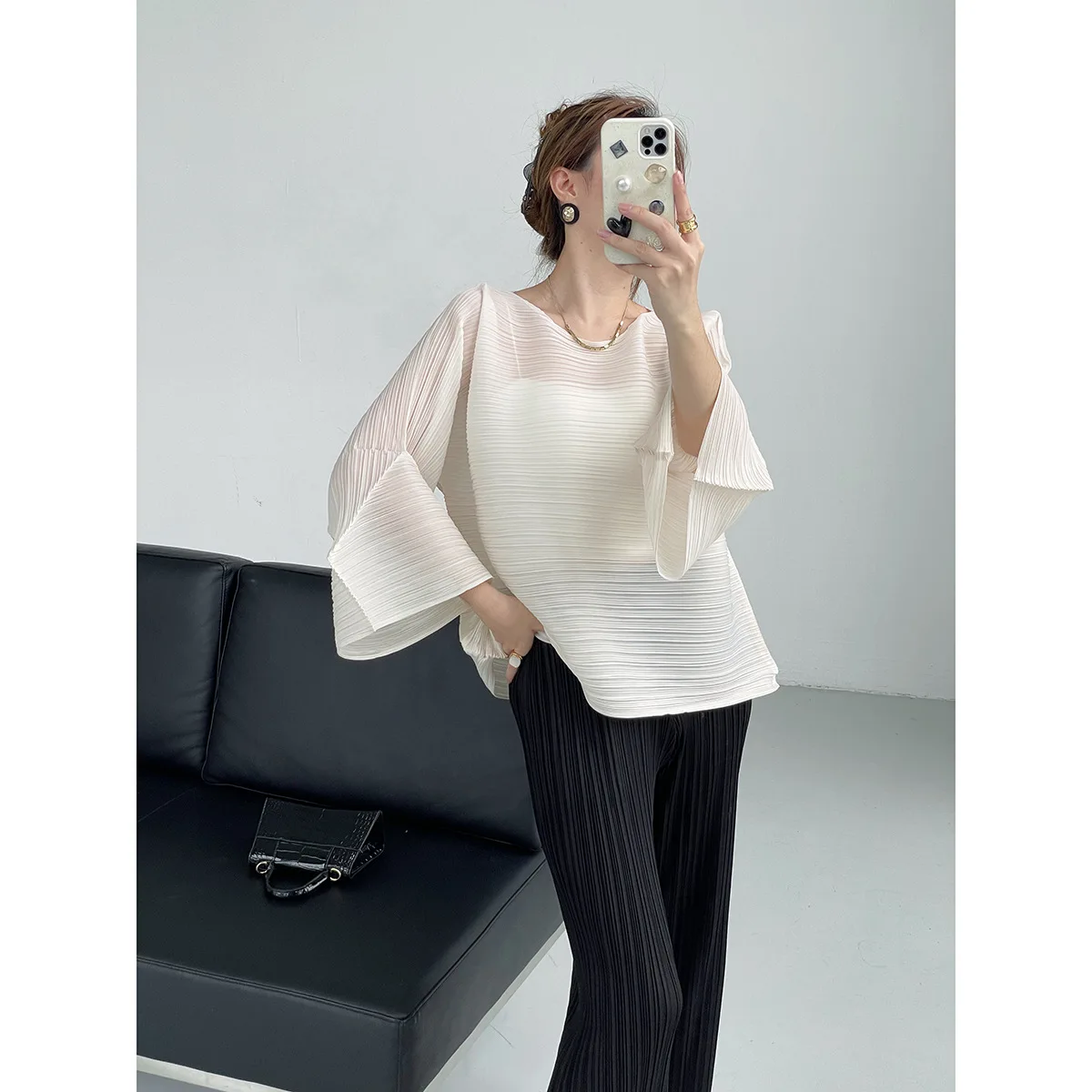 

Miyake Pleated T-shirt for Women O-neck Flare Sleeves Solid Color Casual Tops Versatile 2024 Summer New Clothing